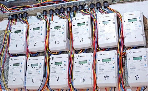 Smart meters to control water use in residences