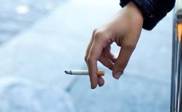 Public Smoking Crackdown: 30 Violations Issued at Al-Mubarakiya