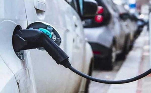 December 2 opens license applications for car chargers
