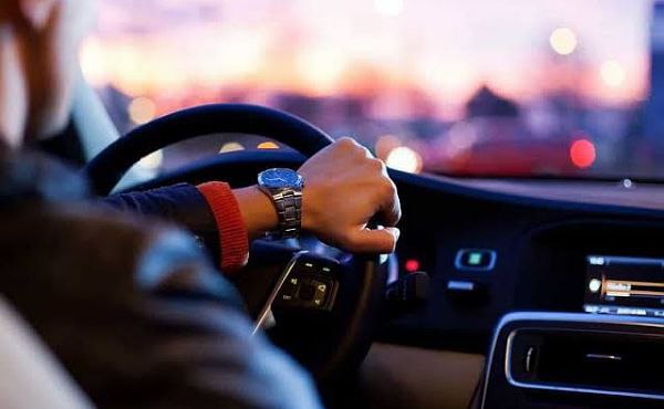 In Kuwait, 8000 expatriate licenses were canceled in six months