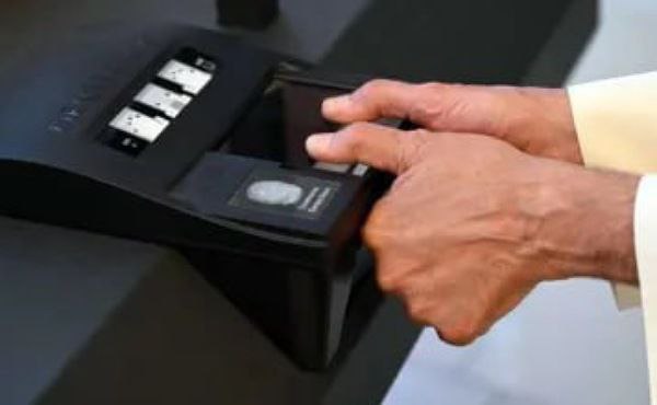 22% of Kuwaitis, 28.5% Expats Yet to Complete Biometrics