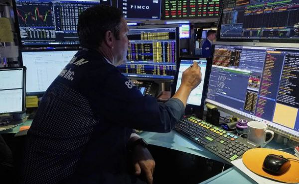 Asian shares trade mixed after Wall Street’s rally stalls on US economic data